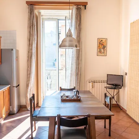 Maiorani Family Nel Centro Di Appartamento Napoli