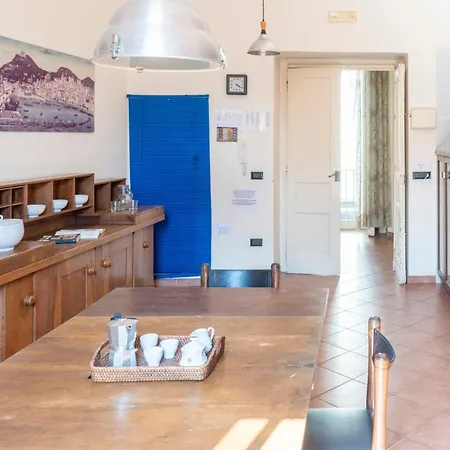 Maiorani Family Nel Centro Di * Napoli